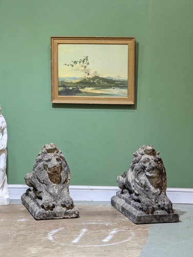 Pair vintage lion statues - of,