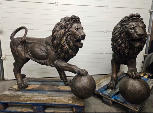 Large bronze lion statues pair - bronze,