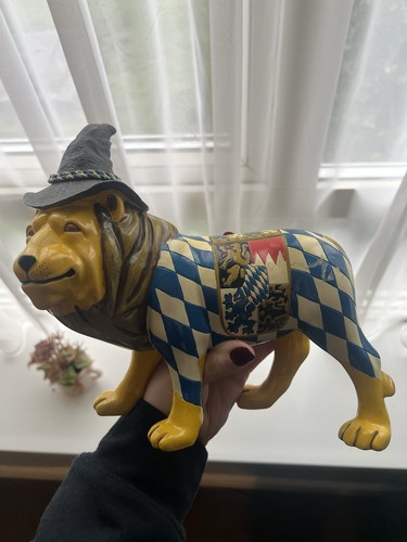 Lion statue hofbrauhaus rare - statue,