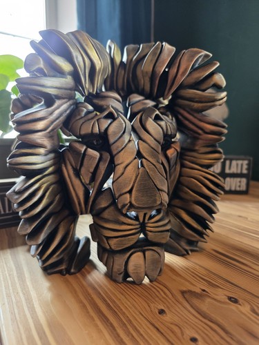 Lion edge style - edge, statue